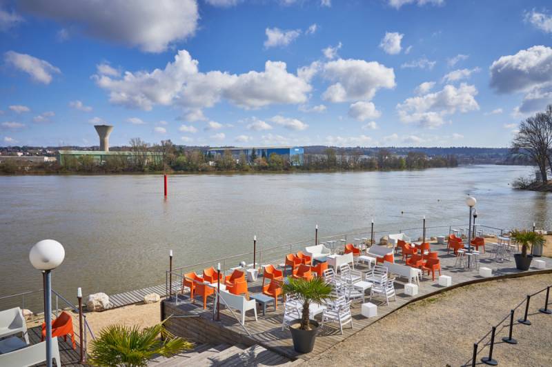 découvrez les meilleurs restaurants au bord de l'eau à lyon, où savourez des plats raffinés tout en profitant d'une vue imprenable sur les rivières. que ce soit pour un déjeuner ensoleillé ou un dîner romantique, laissez-vous séduire par l'ambiance unique de ces établissements.