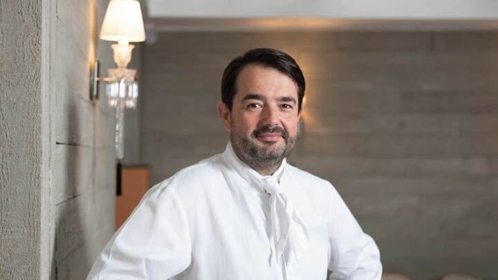 découvrez comment les jurés de top chef se transforment au fil des saisons, partageant leurs expériences culinaires et leur passion pour la gastronomie. plongez dans l'univers fascinant de cette émission culinaire à succès et explorez les défis et les réussites de ces chefs d'exception.