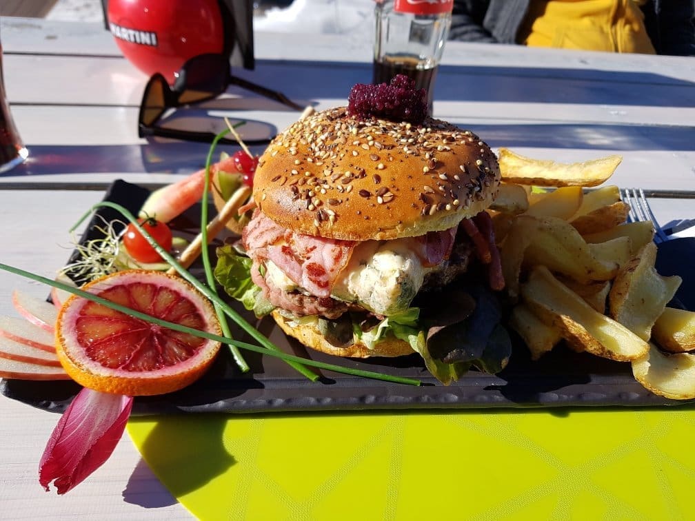 découvrez les meilleures adresses gourmandes aux 2 alpes : restaurants, bars et spécialités locales pour savourer vos vacances à la montagne.