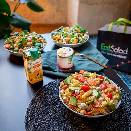 découvrez eat salad au mans : un bar à salades fraîches où vous composez votre repas selon vos envies. optez pour des ingrédients sains, variés et savoureux, à déguster sur place ou à emporter.