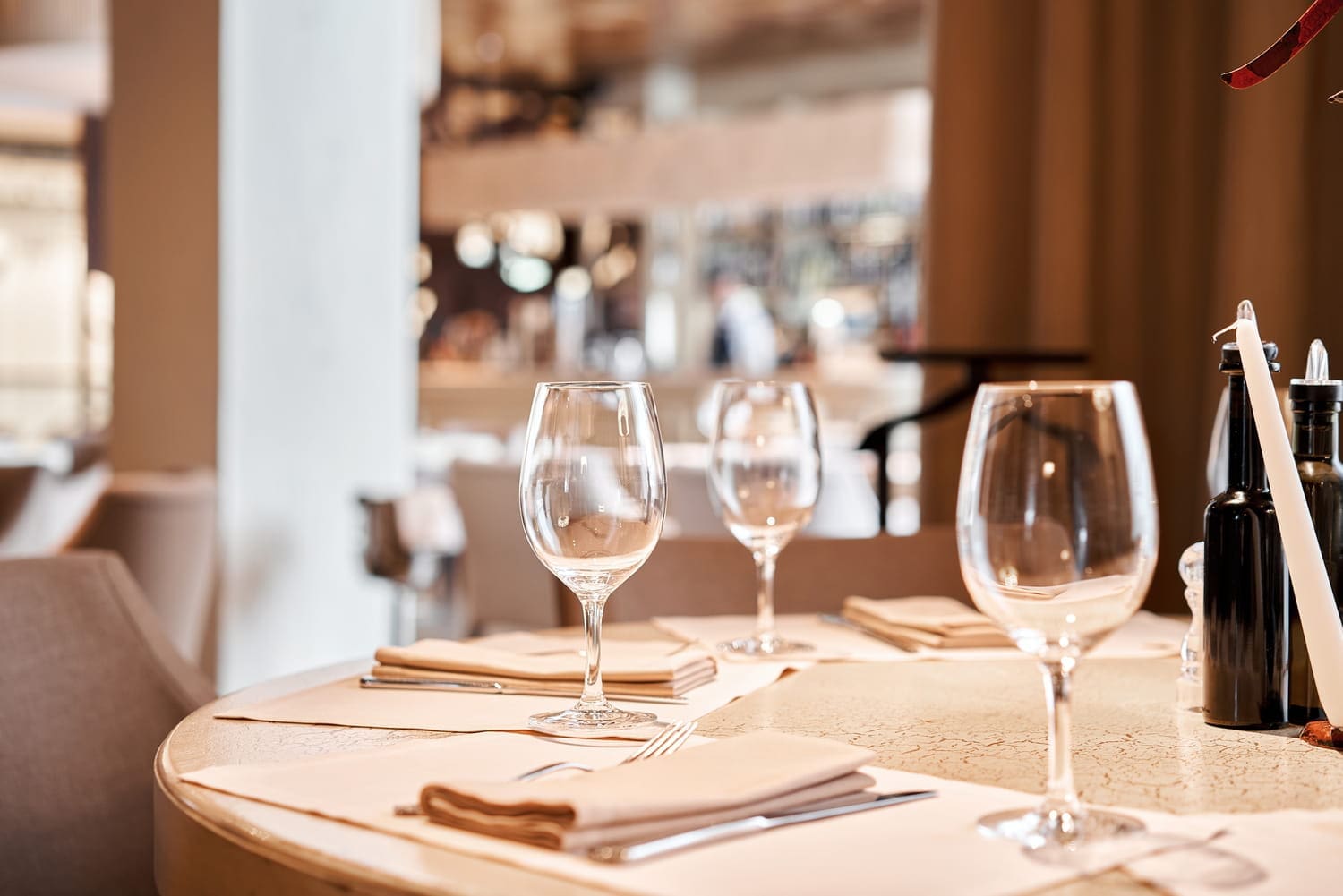 découvrez le restaurant de michèle bernier à paris où vous pouvez déguster des plats savoureux pour seulement 25 euros. une expérience culinaire agréable au cœur de la capitale française, idéale pour les gourmets à petit budget.