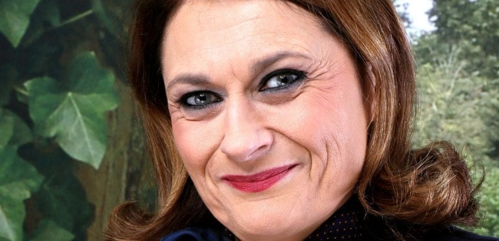 découvrez la fascinante transformation de sonia dubois dans les années 90, une période marquée par son évolution artistique et personnelle. plongez dans l'univers vibrant de cette icône des médias, qui a captivé le public par son style unique et son charisme indéniable.