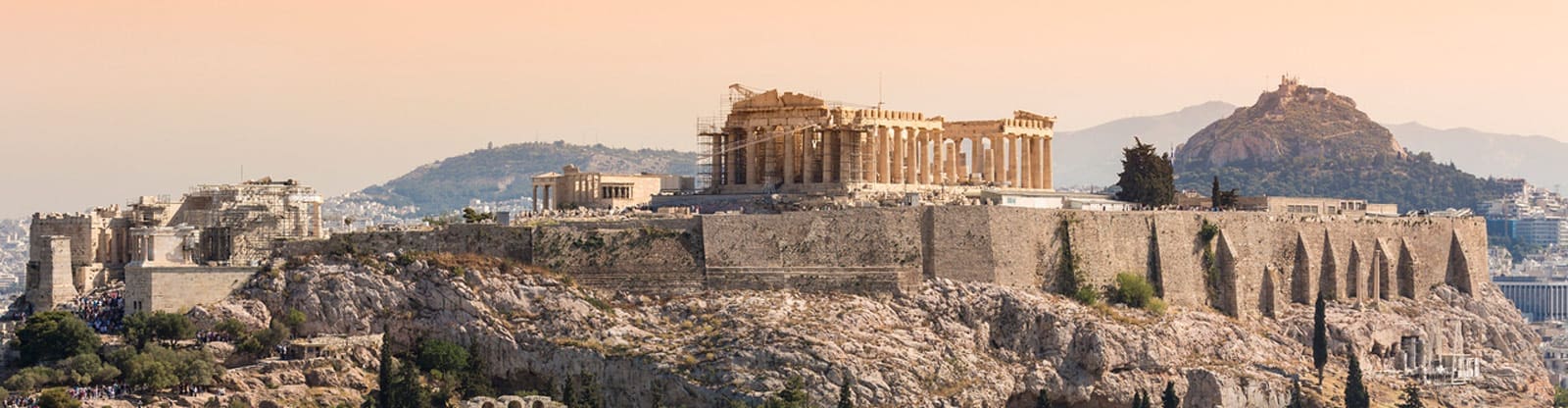 découvrez les adresses secrètes d'athènes : lieux cachés, bars atypiques, restaurants insolites et coins méconnus pour explorer la capitale grecque loin des sentiers battus.