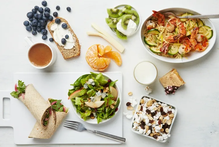 découvrez la liste des aliments à éviter pour mieux contrôler votre glycémie et prévenir les pics de sucre dans le sang. conseils nutritionnels et astuces pour une alimentation équilibrée.
