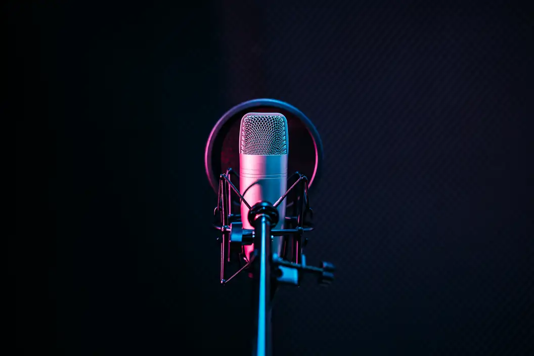 découvrez comment l’intelligence artificielle transforme l’industrie musicale : création de musique, recommandations personnalisées, production et nouvelles opportunités pour les artistes et professionnels.