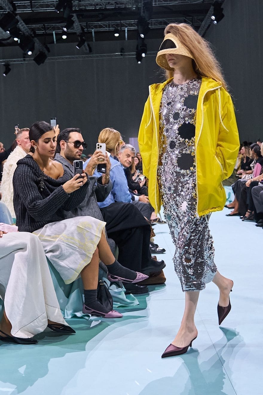 découvrez les adresses incontournables de la milan fashion week : lieux emblématiques, spots tendance et conseils pour profiter pleinement de la semaine de la mode à milan.
