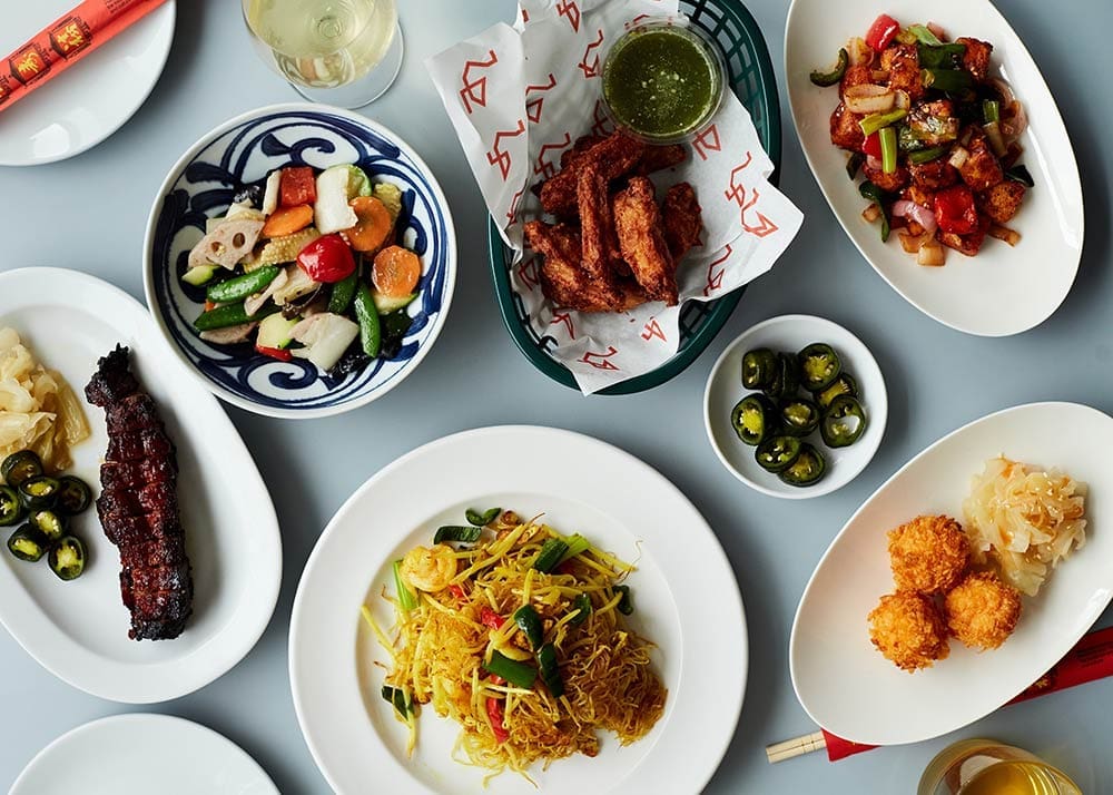 découvrez les plats londoniens incontournables : spécialités anglaises authentiques, saveurs traditionnelles et adresses à ne pas manquer à londres. parfait pour les gourmets en quête de découvertes culinaires !