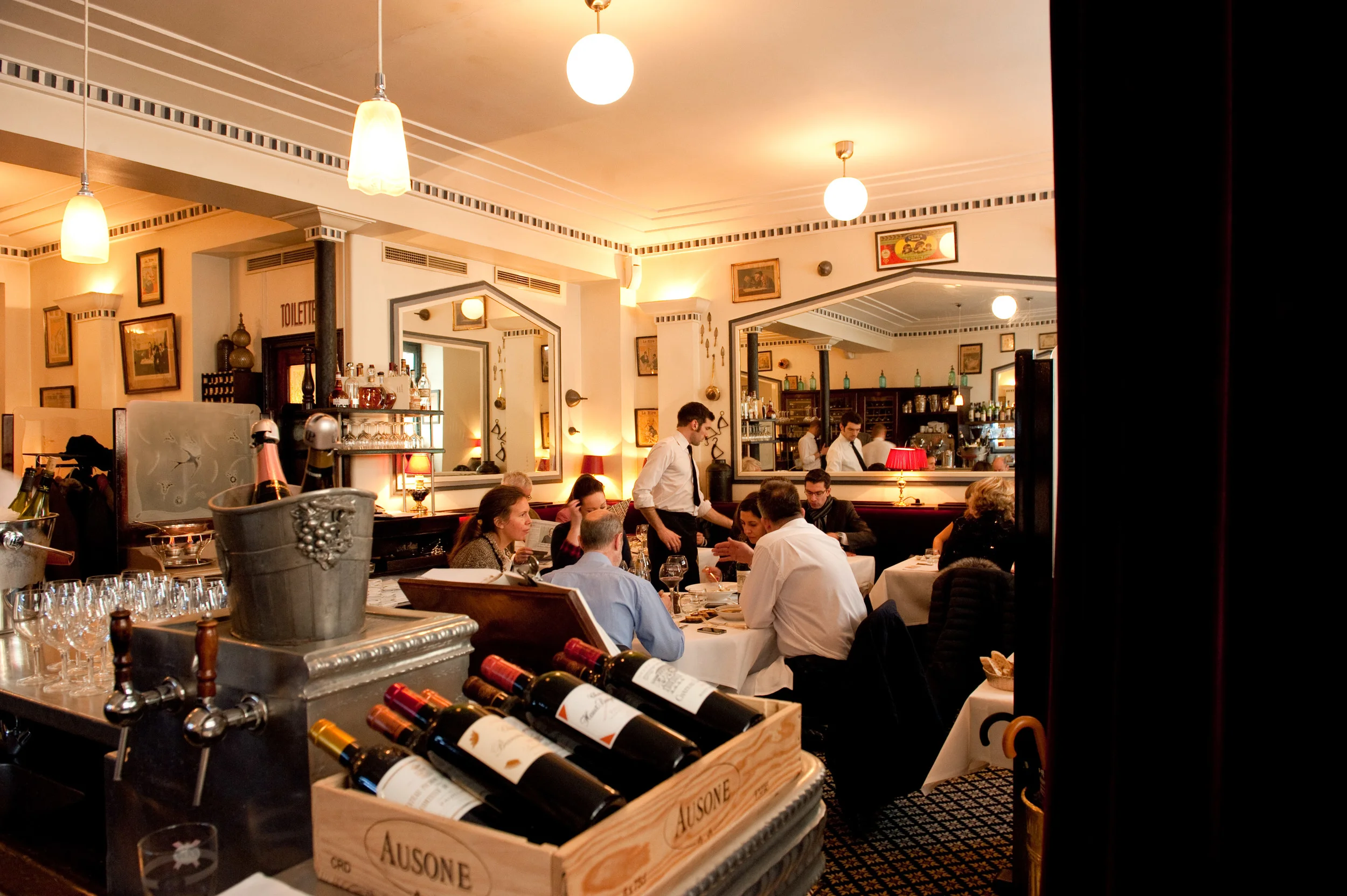 découvrez les meilleurs restaurants autour de concorde et madeleine à paris : cuisine raffinée, bistrots chics et adresses incontournables pour une expérience gastronomique mémorable au cœur de la ville.