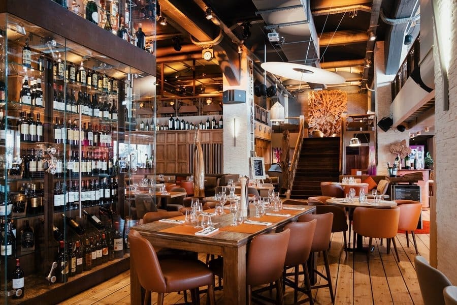 découvrez les meilleurs restaurants animés à bordeaux pour une soirée conviviale, gourmande et pleine d'ambiance. cuisine locale, musique et bonne humeur garantis !