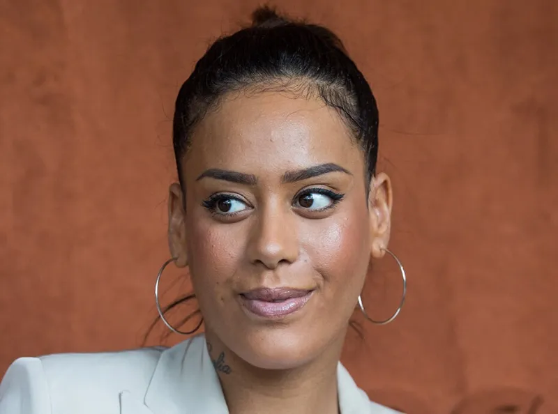 amel bent met en garde contre une fraude aux produits amaigrissants et appelle à la vigilance pour éviter les risques pour la santé.