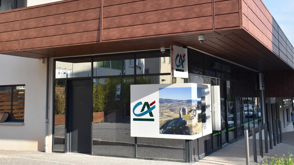 Façade d'une agence du Crédit Agricole Nord Midi-Pyrénées